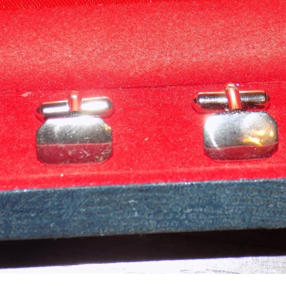 Austin Reed Cufflinks Mens OS Silver Rectangular Toggle Back Boxed Set - Picture 3 of 3